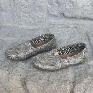TOMS Women's Silver size 5.5